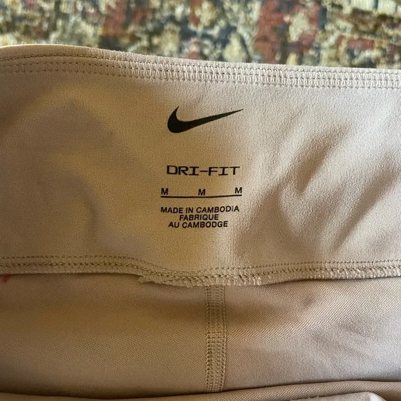 Nike Dri-FIT Bliss Training Skort - Picture 4 of 4